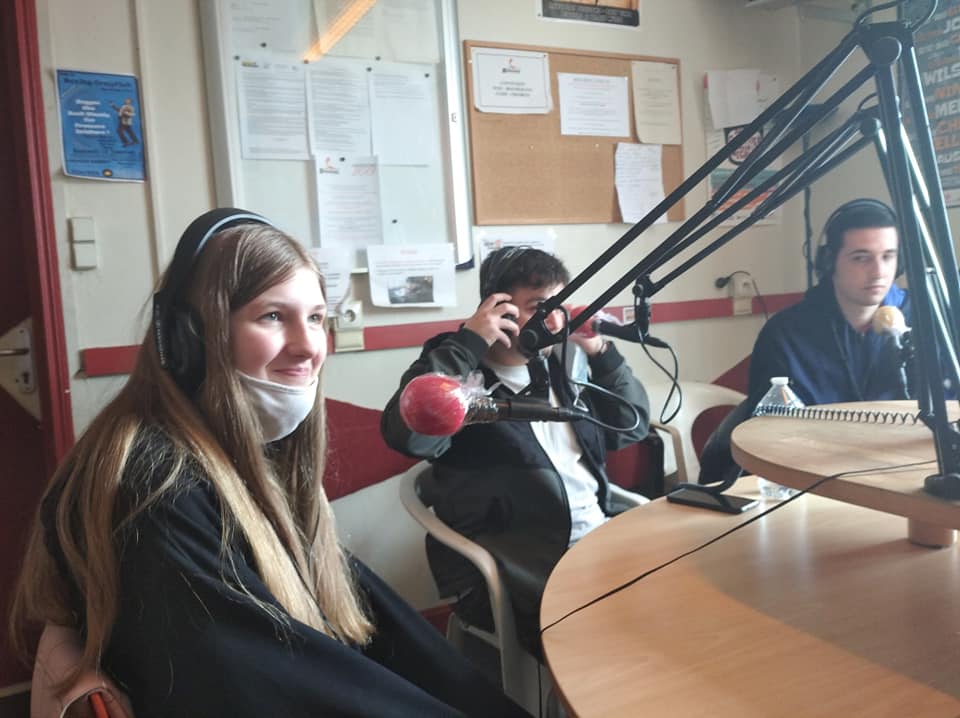 radio1.jpg
